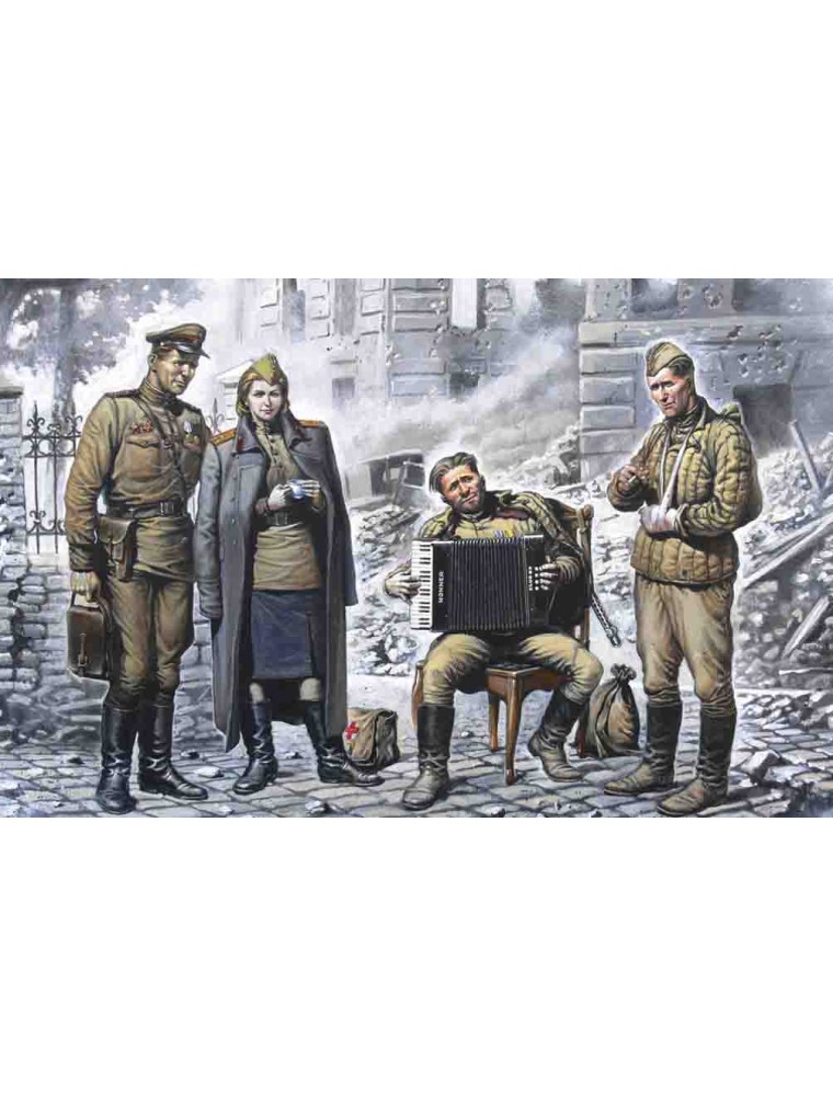 ICM - 1/35 May 1945 (4 figures - 1 officer, 2 soldiers, 1 military servicewoman)