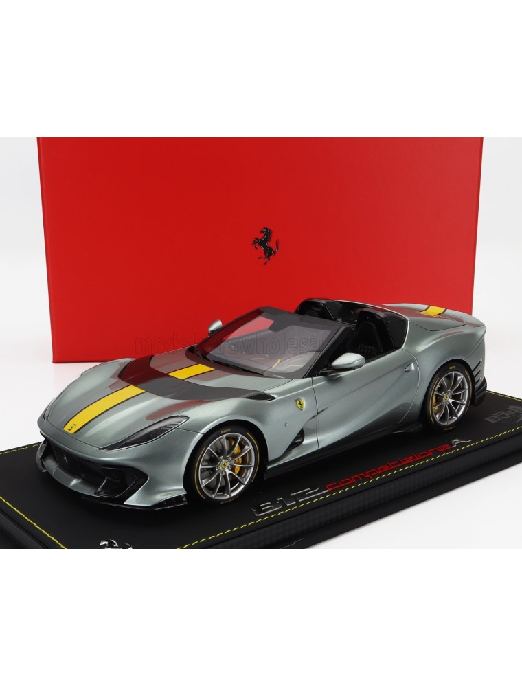 FERRARI - 812 COMPETIZIONE A SPIDER 2022 - CON VETRINA - WITH SHOWCASE - GRIGIO COBURN - GREY MET YELLOW