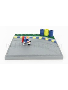 DIORAMA - SOCCORRITORE STRADALE PISTA - FIREMAN RACE - GREY BLUE YELLOW