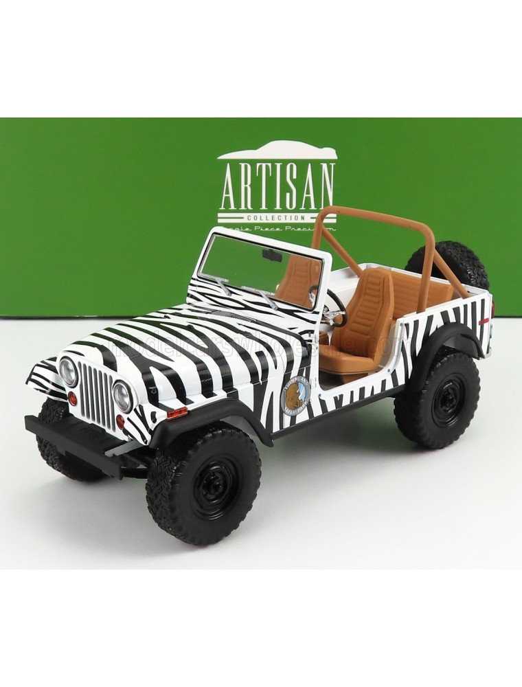 JEEP - CJ-7 OPEN 1976 - WHEN NATURE CALLS - ACE VENTURA - MOVIE 1995 - BLACK WHITE