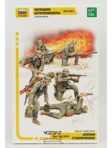 FIGURES - GERMAN SOLDIERS STURMPIONIERE 1940 - 