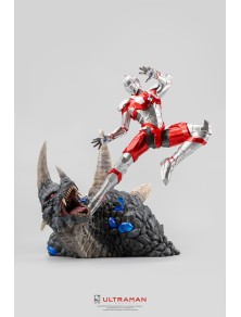 Ultraman Vs Black King 1/4 Statua Statua Pure Arts