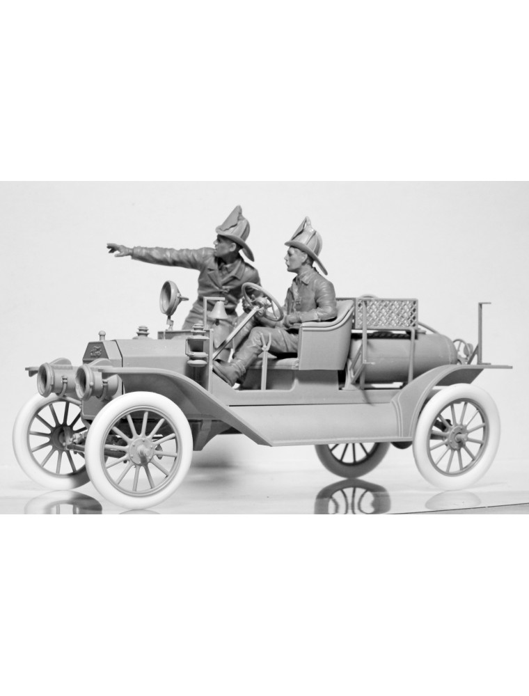 ICM - 1/24 Model T 1914 Fire Truck with Crew