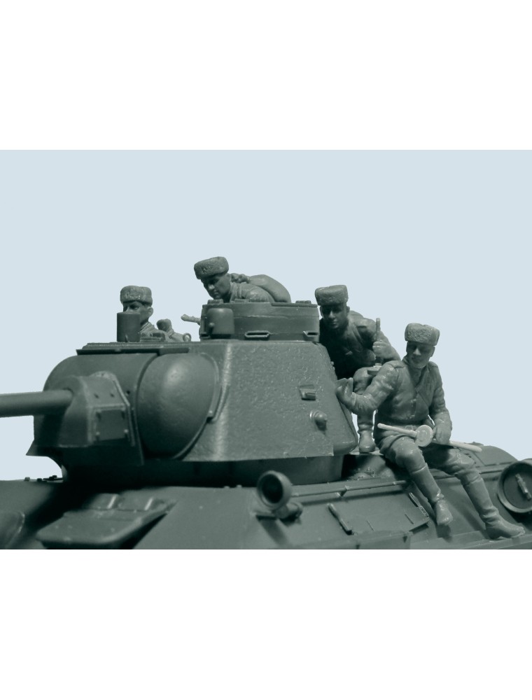 ICM - 1/35 Soviet Tank Riders (1943-1945) (4 figures) (100% new molds)