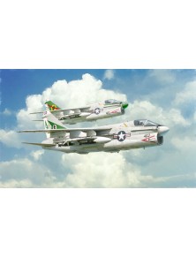 ITALERI - 1/72 A-7E Corsair II