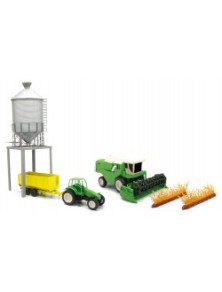 NEW RAY - 1/32 Farm Tractor & Barn Playset