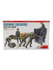 FIGURES - GERMAN SOLDIERS MILITARY WITH FUEL DRUMS 1945 - /