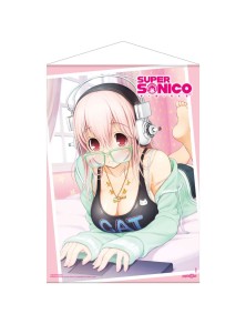 SUPER SONICO ON HER LAPTOP...