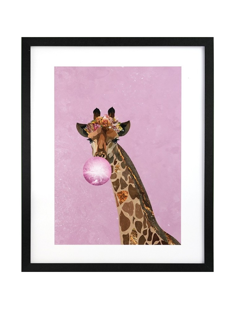 GBEYE - Framed print "Giraffe pink bubble gum by Sarah" (40x50cm)