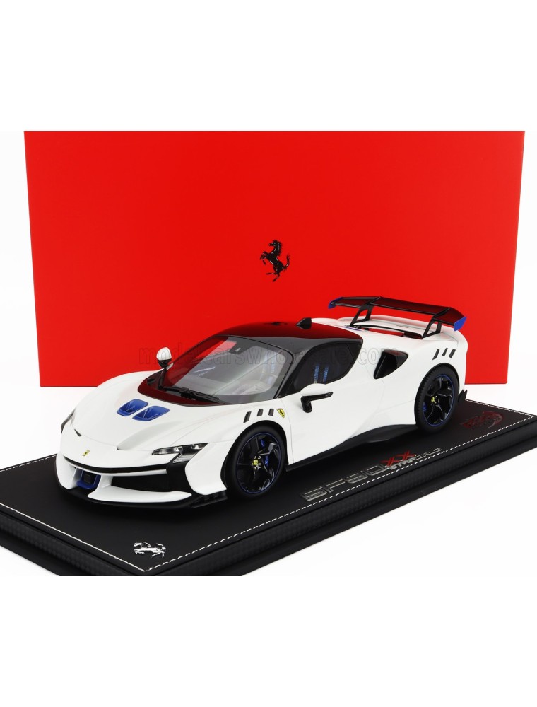 FERRARI - SF90 XX STRADALE 2024 - CON VETRINA - WITH SHOWCASE - BIANCO CERVINO - WHITE BLUE BLACK