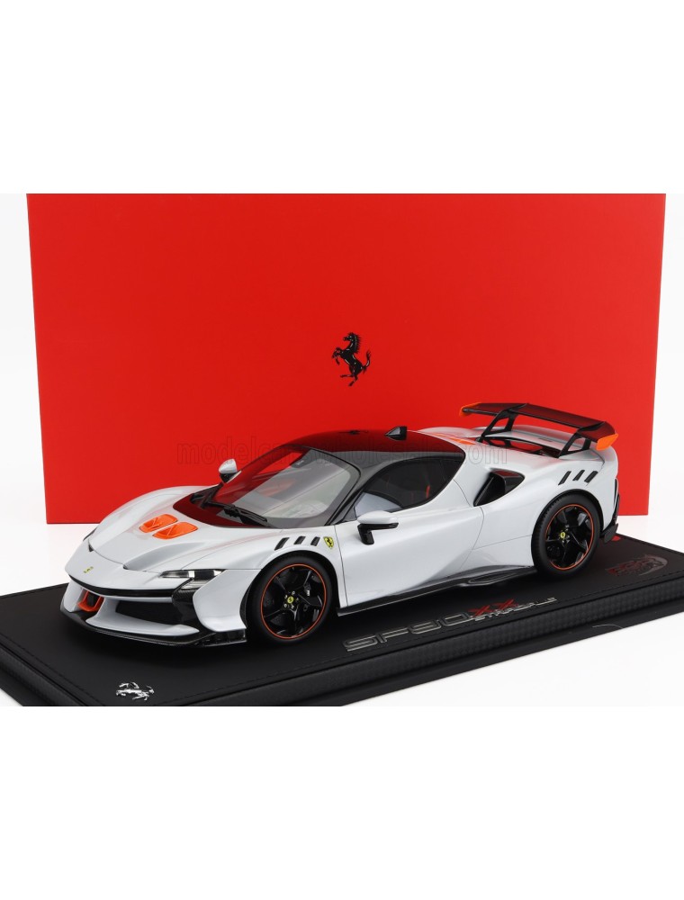 FERRARI - SF90 XX STRADALE 2024 - CON VETRINA - WITH SHOWCASE - BIANCO ARTICO - WHITE ORANGE BLACK