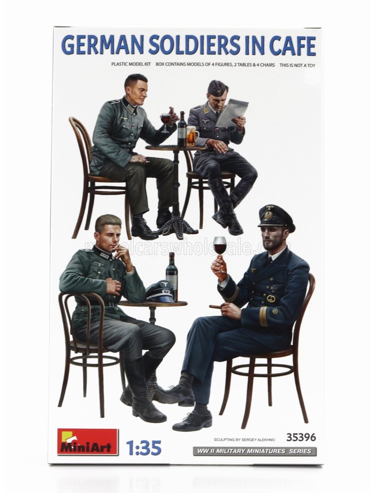 FIGURES - GERMAN SOLDIER MILITARY IN CAFE 1944 - /