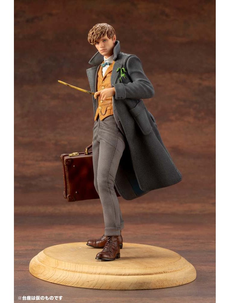 FB CRIMES GRINDELWALD SCAMANDER ARTFX+