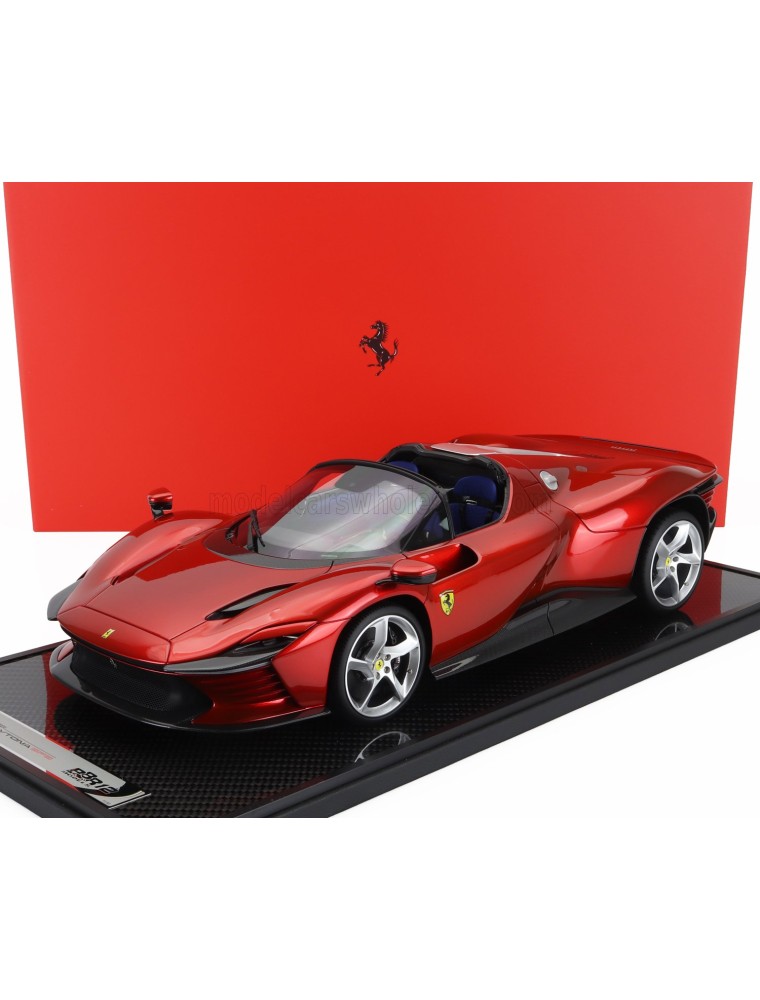 FERRARI - DAYTONA SP3 SERIE ICONA OPEN ROOF 2022 - CON VETRINA - WITH SHOWCASE - ROSSO MAGMA - RED MET - 1/12